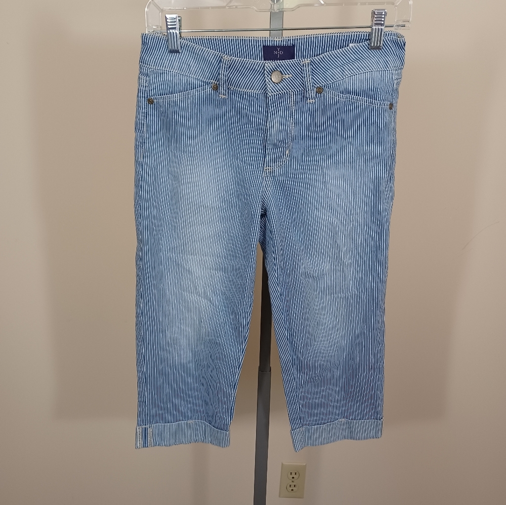 NYDJ Not Your Daughters Jeans Blue White Pin Striped Capri Cuffed Women 2P EUC.